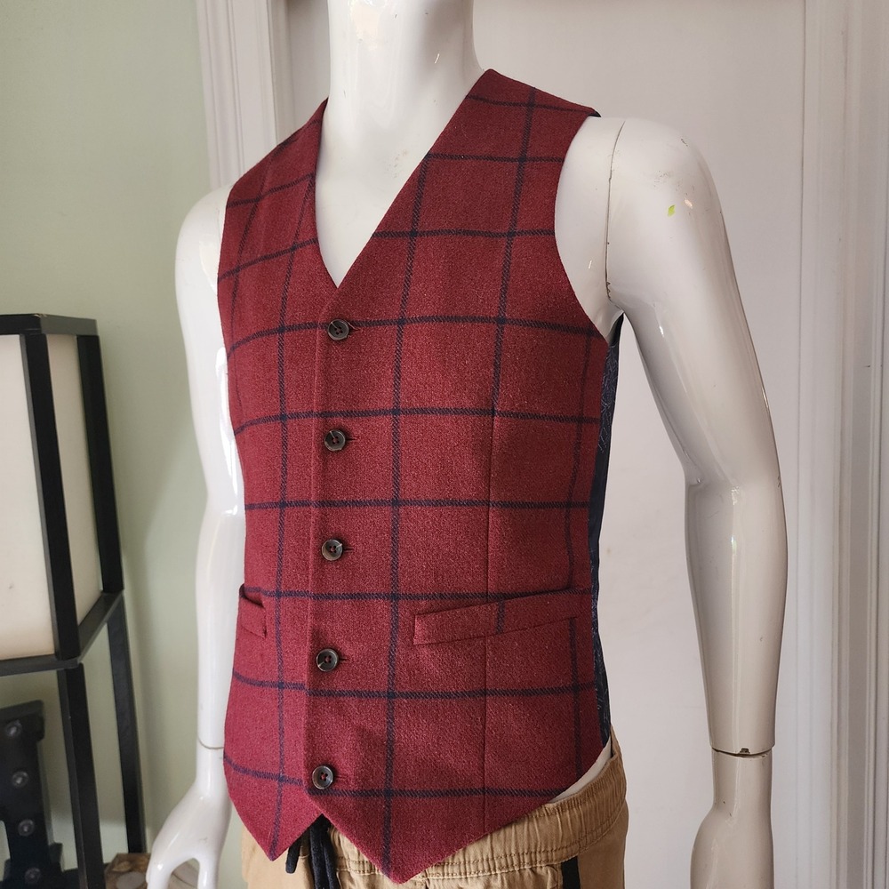 Mens ASOS Burgundy  Plaid Vest Waistcoat Map Print Back Size 38 Regular